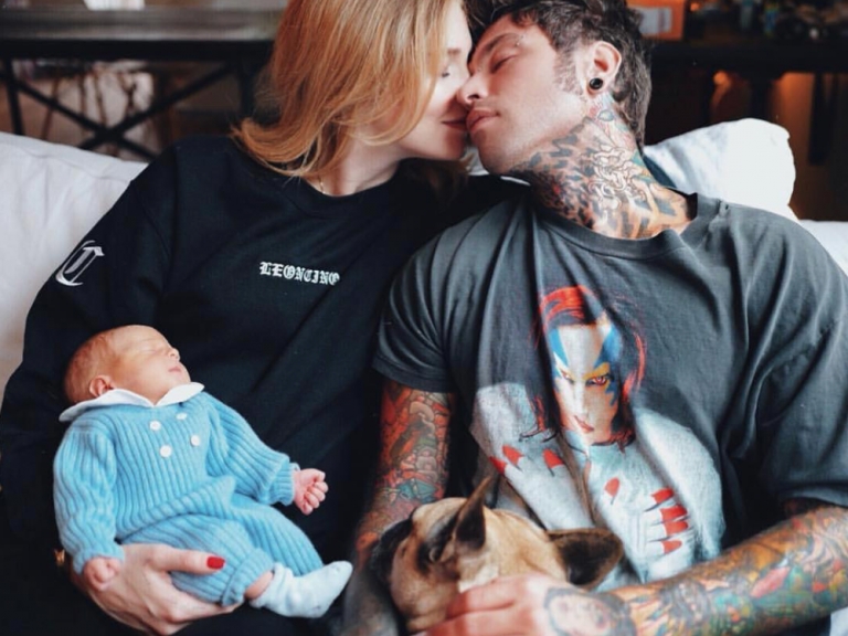 完美遺傳了媽媽的美麗基因！Chiara Ferragni 公開滿滿愛的哺乳影片