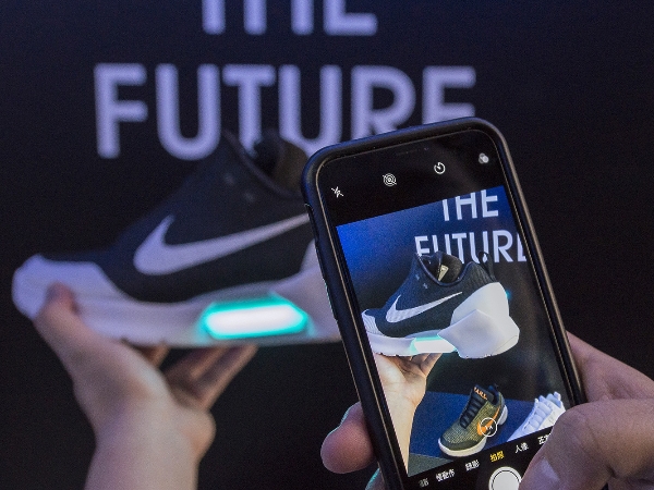 【鞋餓份子】解剖自動綁鞋帶神鞋！Nike HyperAdapt 內部構造原來長這樣