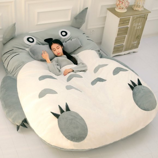 童年回憶！ 龍貓造型大床太可愛　日本網友：買來每天肯定都能夠熟睡！