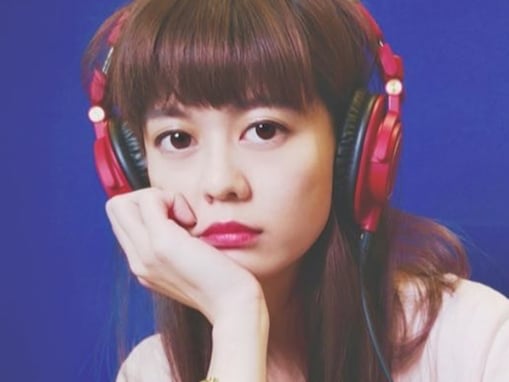 搞怪少女從小養成！「白癡公主」童年嫩照曝無厘頭耍怪　網友笑噴：小時候就壞掉了