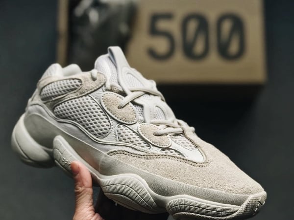 唯一「原價」入手機會！adidas  YEEZY 500 BLUSH 就在「這天」台灣開賣！
