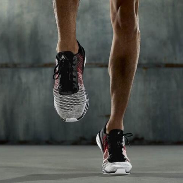 8 種強韌纖維交織而成！Reebok 新一代跑鞋 FAST FLEXWEAVE 正式登場！