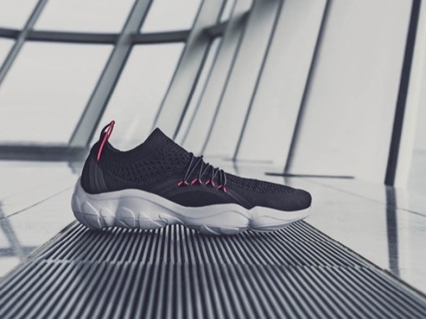 【鞋餓份子】跟著空氣一起流動！Reebok 旗艦潮鞋 DMX Fusion 開箱
