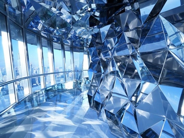 瞬間變 IG 潮點！東京鐵塔新增的「Top Deck」觀景台大玩迷幻光影效果！