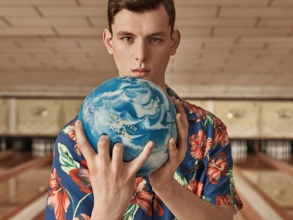 Prada  復古保齡球男裝系列 重溫 1950 年代恣意的休閒生活