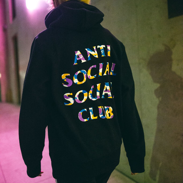 荷包真的要守不住了！BAPE x Anti Social Social Club 最新聯名單品正式曝光，發售時間、地點與定價一次公開