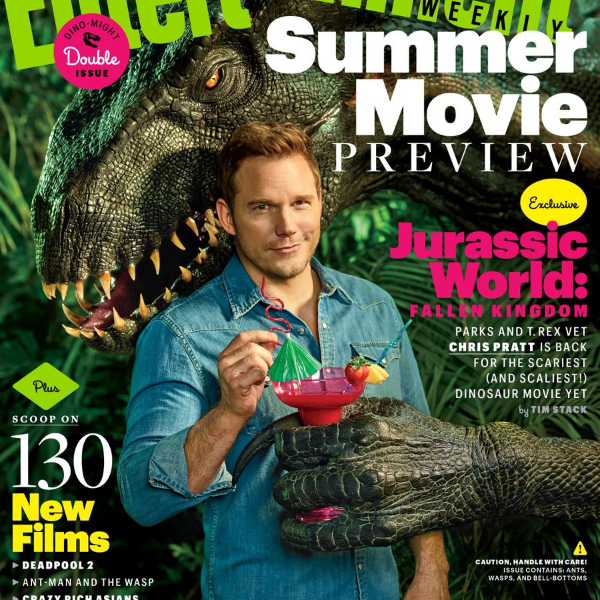 克里斯·普瑞特俏皮與恐龍約會登雜誌封面　曝光《侏羅紀世界：殞落國度》獨家劇照！