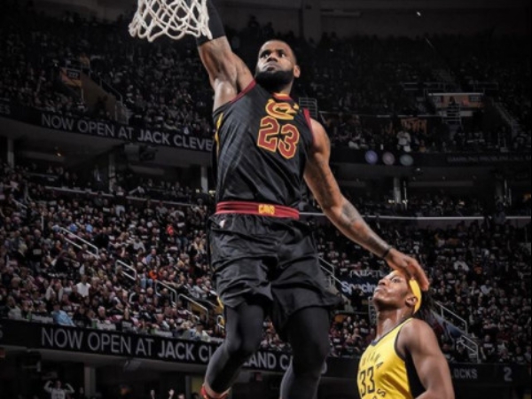 「全力詹」無人可擋！LBJ 狂砍 46 分霸氣復仇　刺殺溜馬將系列賽戰局扳平！