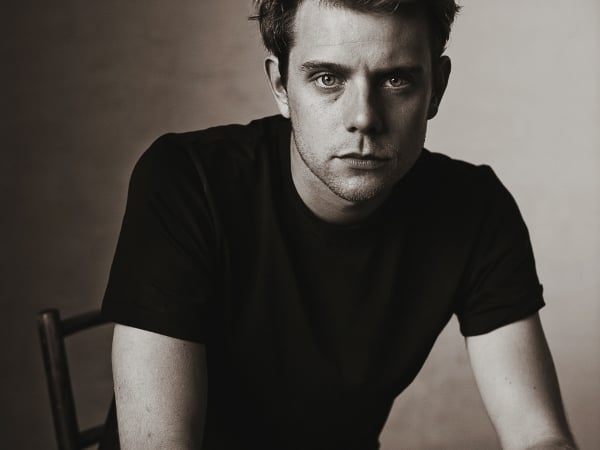 UNIQLO x JW ANDERSON 4 月 20 全台正式開賣!為此我們也找來設計師 Jonathan Anderson 親自告訴你本次聯名該怎麼穿最好看