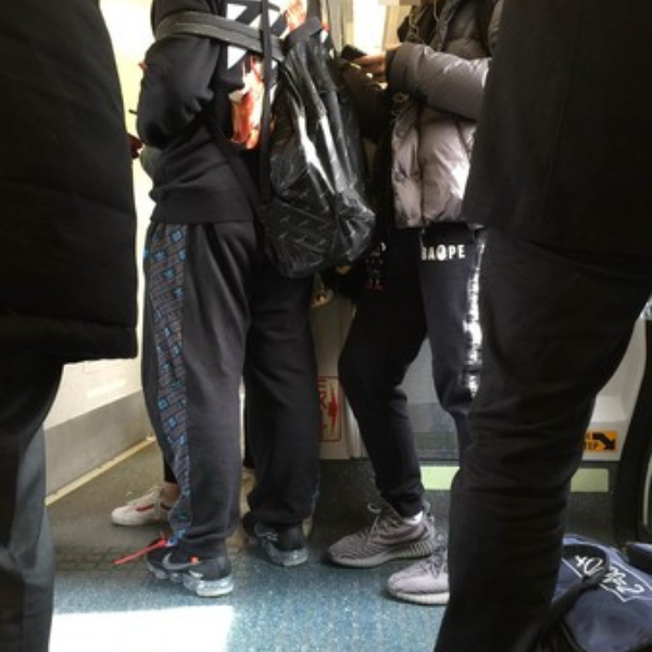 錢買不到時尚！？兩名亞洲人全身頂級潮牌穿上身，美國論壇引發熱烈討論！