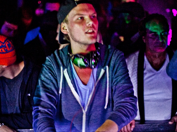音樂界緬懷天王 DJ Avicii　評選出他 28 年生涯最佳歌曲 Top10！