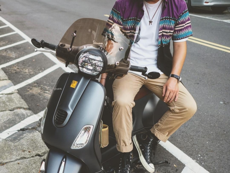 潮人瘋騎神車 a.k.a 移動的費洛蒙是「它」！每天 77 元就能衝上機車族的金字塔頂端！