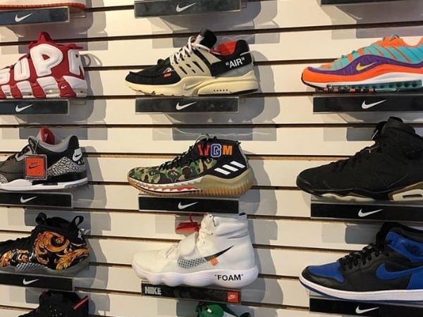 又見賣場奇蹟！當你走進球鞋 OUTLET 看到這面牆你會先尻哪雙？