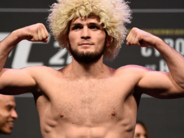 還有後續？康納爾·麥格雷戈攻擊巴士後，車內 UFC 輕量級冠軍選手下戰帖！