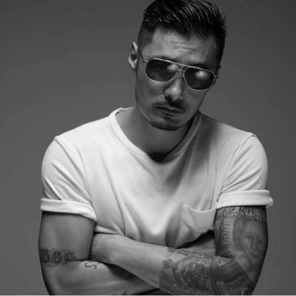 六叔余文樂的招牌刺青遭人「打版」複製，讓他生氣直呼「WTF」