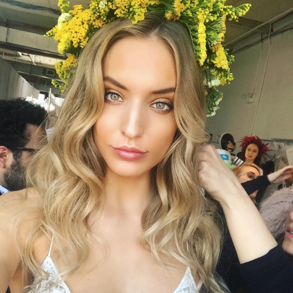 史上最浪漫！女模走婚紗秀，男朋友在伸展台的另一頭求婚！