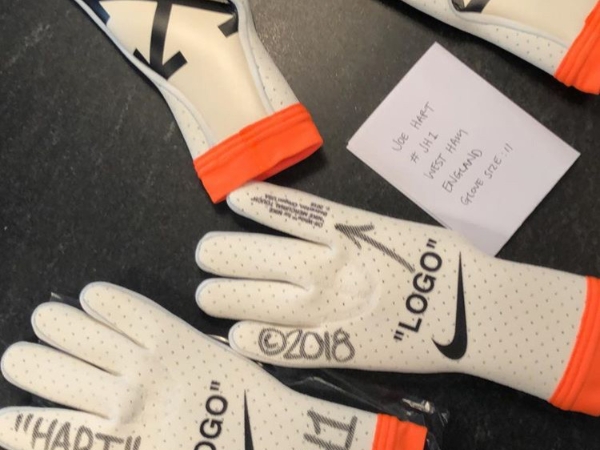 〔裝備黨〕世足賽前的伏筆?Off–White x Nike「守門員手套」提前曝光!