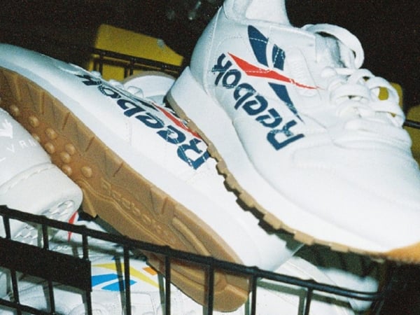 復古風格大 LOGO 配上白鞋就是好看！Reebok 推出 3:AM 全白鞋款清爽又帥氣！