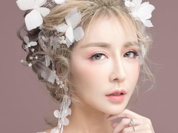 清新白紗淡妝激似曾菀婷+許維恩！火辣小惡魔「雪碧」羞喊：母湯