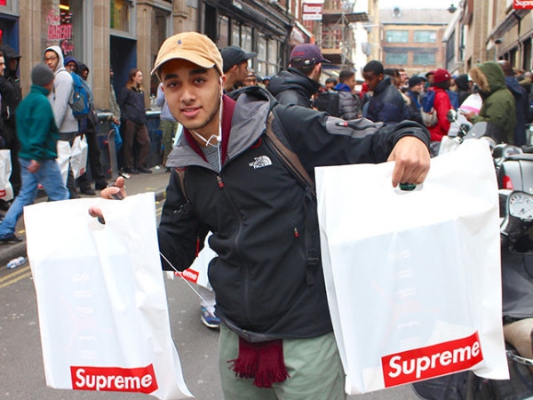 沒有交易證明不准隨便賣！在倫敦街頭倒賣 Supreme 竟成了違法行為？！