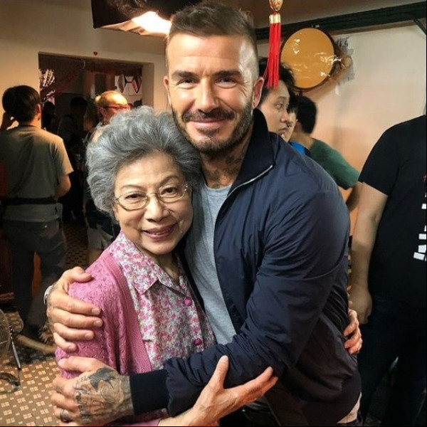 貝克漢前往澳門挺慈善活動，頭上也順便增加了新刺青！