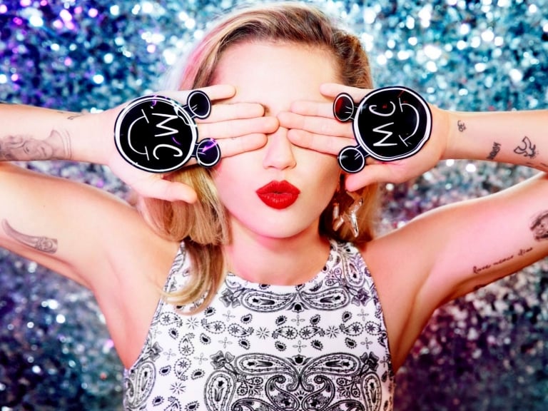 「我把對粉絲的愛融入設計中」！Miley Cyrus x Converse 聯名全系列完整釋出！
