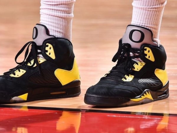 〔裝備黨〕有神快拜！「NBA 最強鞋頭」PJ Tucker 腳踩「45 萬元」的 AJ5 上場應戰 ！