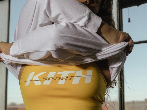 紐約潮牌 KITH Women 最新運動服系列請來這位新竄紅健康辣模...年紀輕輕來頭不小！