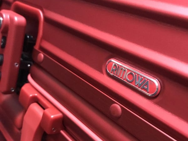 【鞋餓份子】漲幅超過 3 倍！SUPREME x RIMOWA 行李箱內裏細節公開