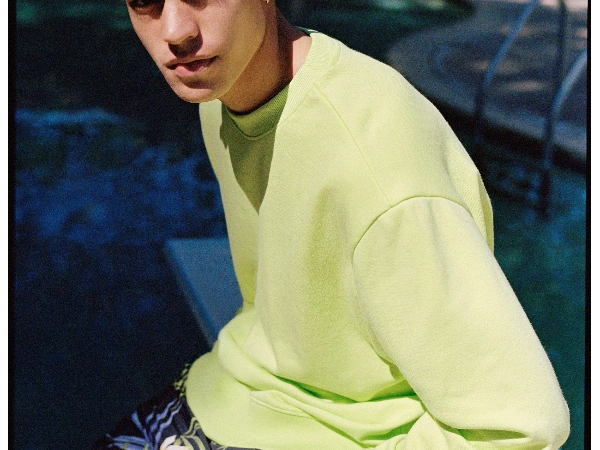〔最佳旅扮〕Bershka 夏日風格造型！Start moving 系列讓女孩們在揮汗運動也能保持辣度！這個夏天就穿上 Bershka 迎接陽光吧！