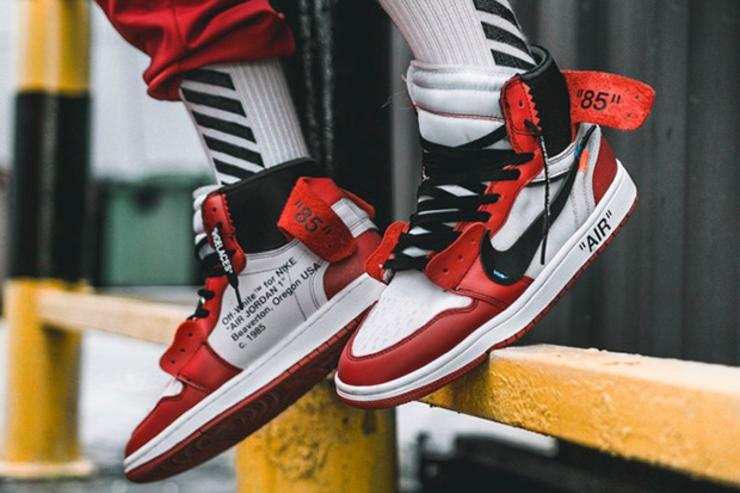 變成犯罪事件!Nike Air Jordan 1 X off White 太吸引人,光天化日穿在腳上被搶走!
