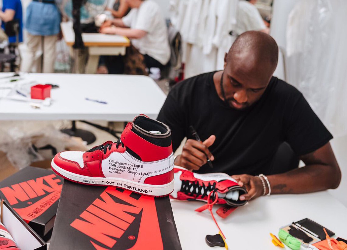 變成犯罪事件!Nike Air Jordan 1 X off White 太吸引人,光天化日穿在腳上被搶走!