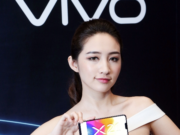 vivo X21首款隱形指紋手機 驚艷登台