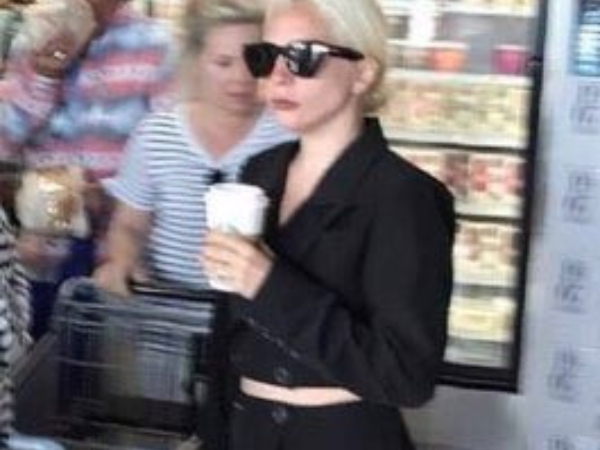 網友調侃 Lady Gaga 太愛去星巴克 搞笑連署「禁止她因買咖啡而荒廢音樂事業」!