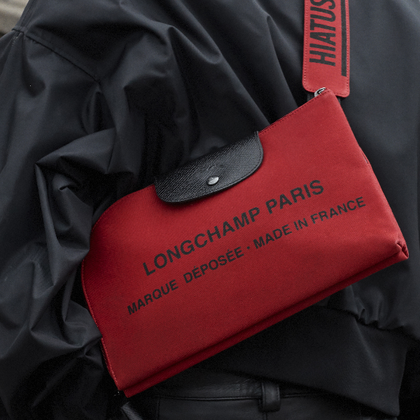 「Longchamp by Shayne Oliver 聯名系列」解構變形 Longchamp 經典 Le Pliage 手袋　賦予「旅行」無限可能！