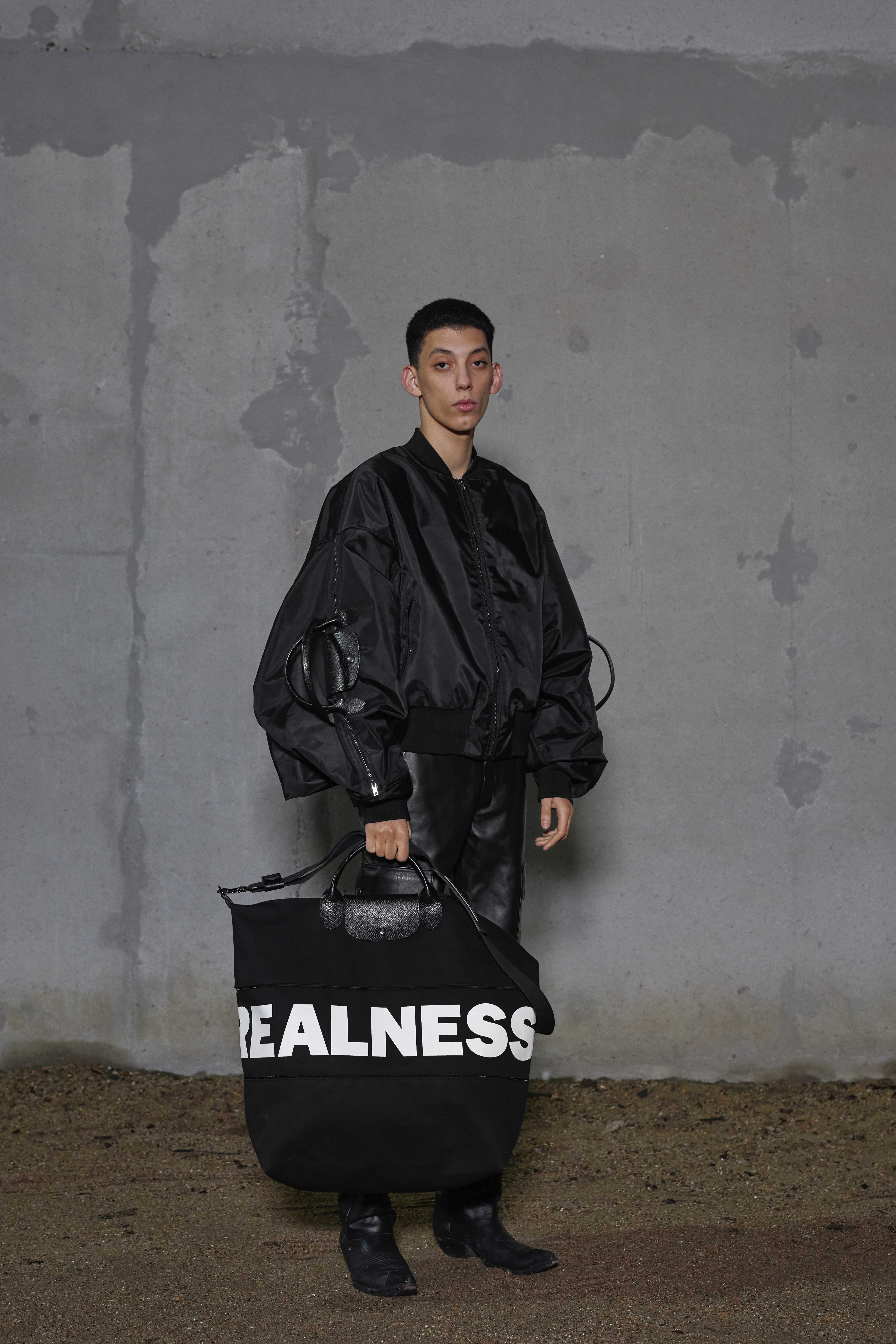 「Longchamp by Shayne Oliver 聯名系列」解構變形 Longchamp 經典 Le Pliage 手袋　賦予「旅行」無限可能！