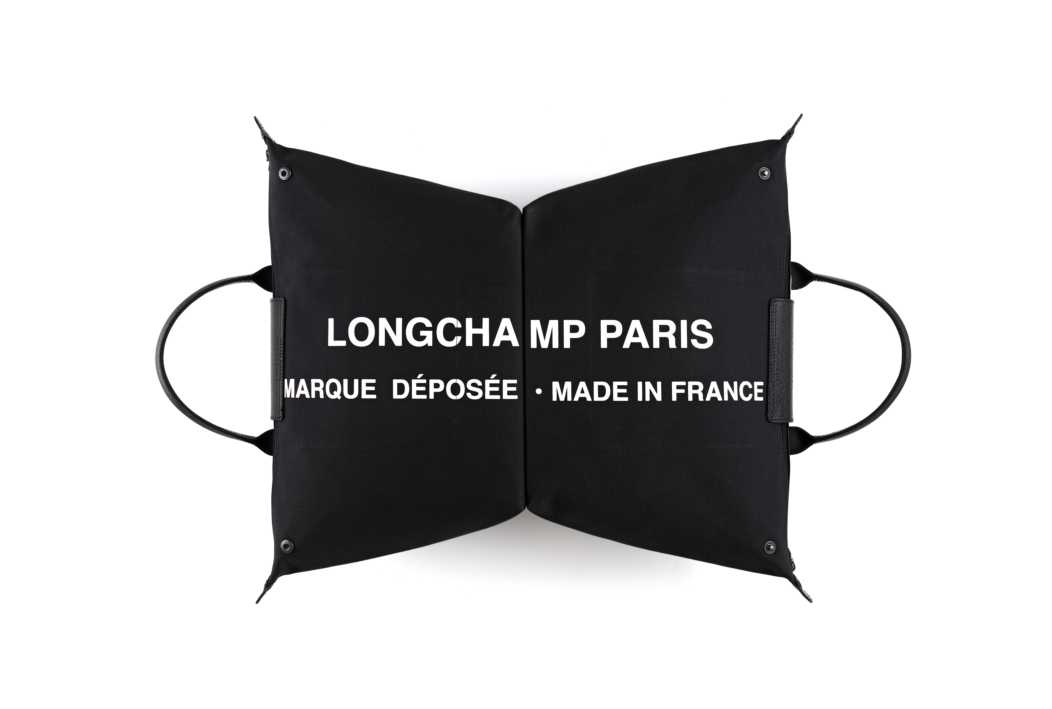 「Longchamp by Shayne Oliver 聯名系列」解構變形 Longchamp 經典 Le Pliage 手袋　賦予「旅行」無限可能！