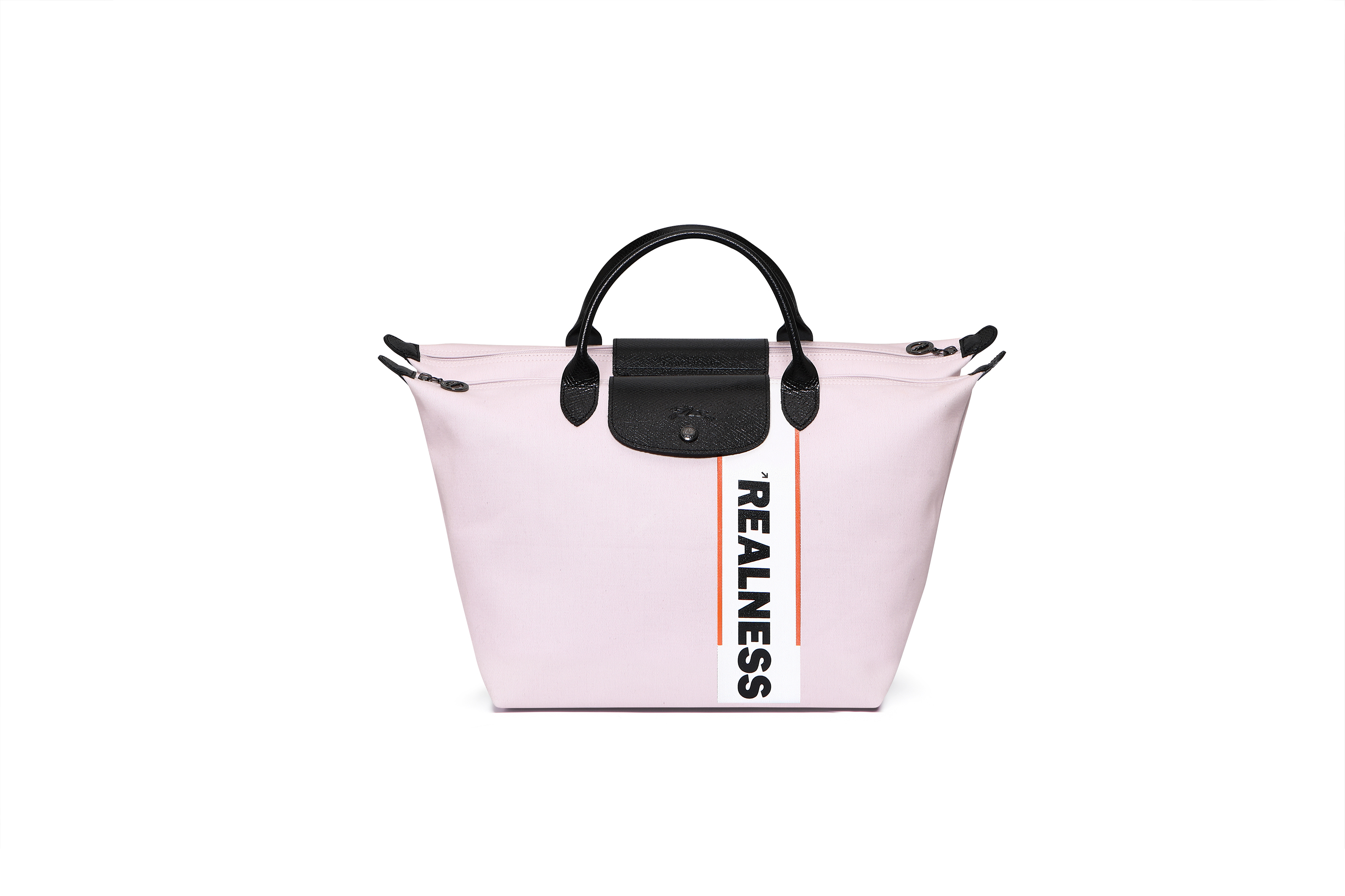 「Longchamp by Shayne Oliver 聯名系列」解構變形 Longchamp 經典 Le Pliage 手袋　賦予「旅行」無限可能！