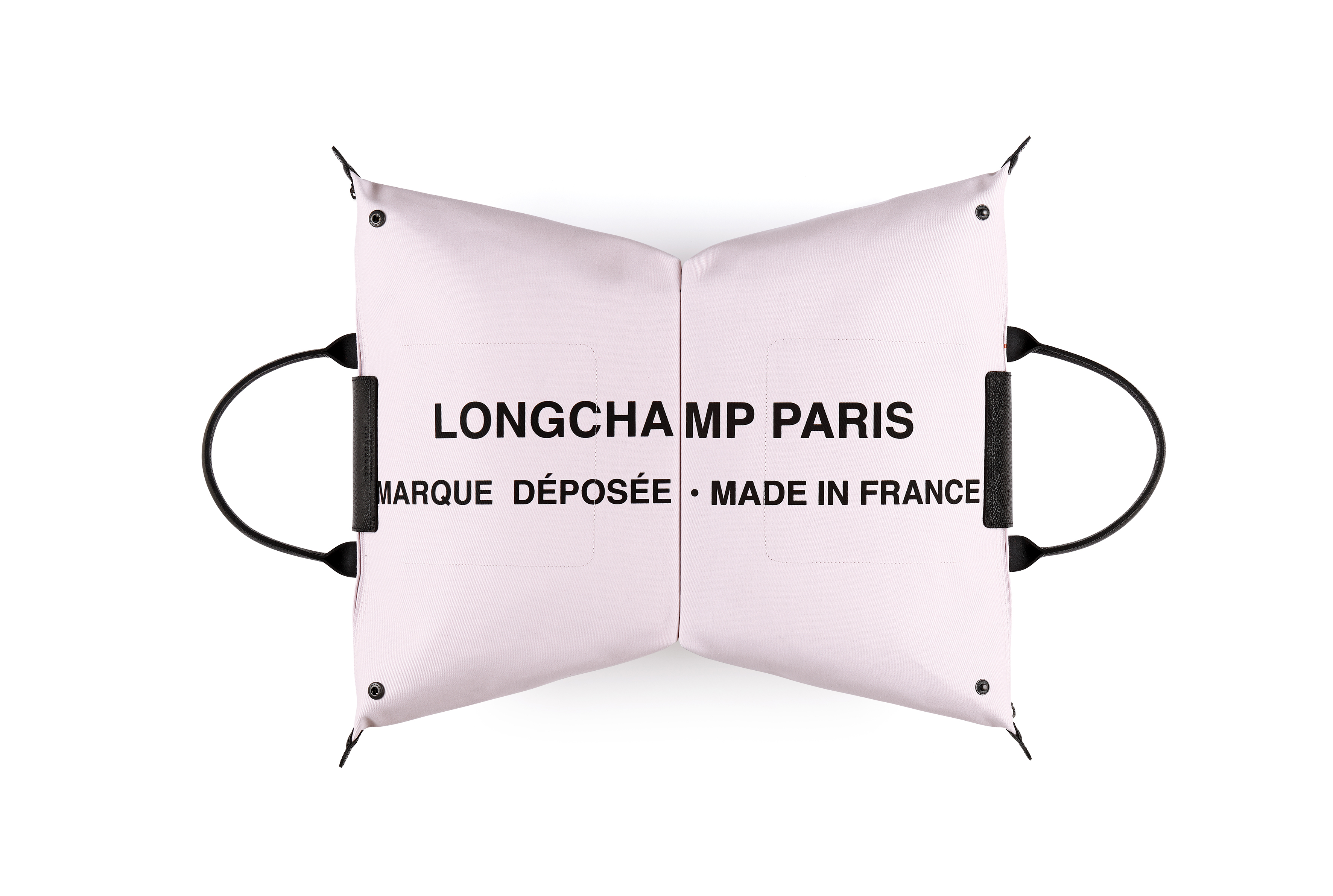 「Longchamp by Shayne Oliver 聯名系列」解構變形 Longchamp 經典 Le Pliage 手袋　賦予「旅行」無限可能！