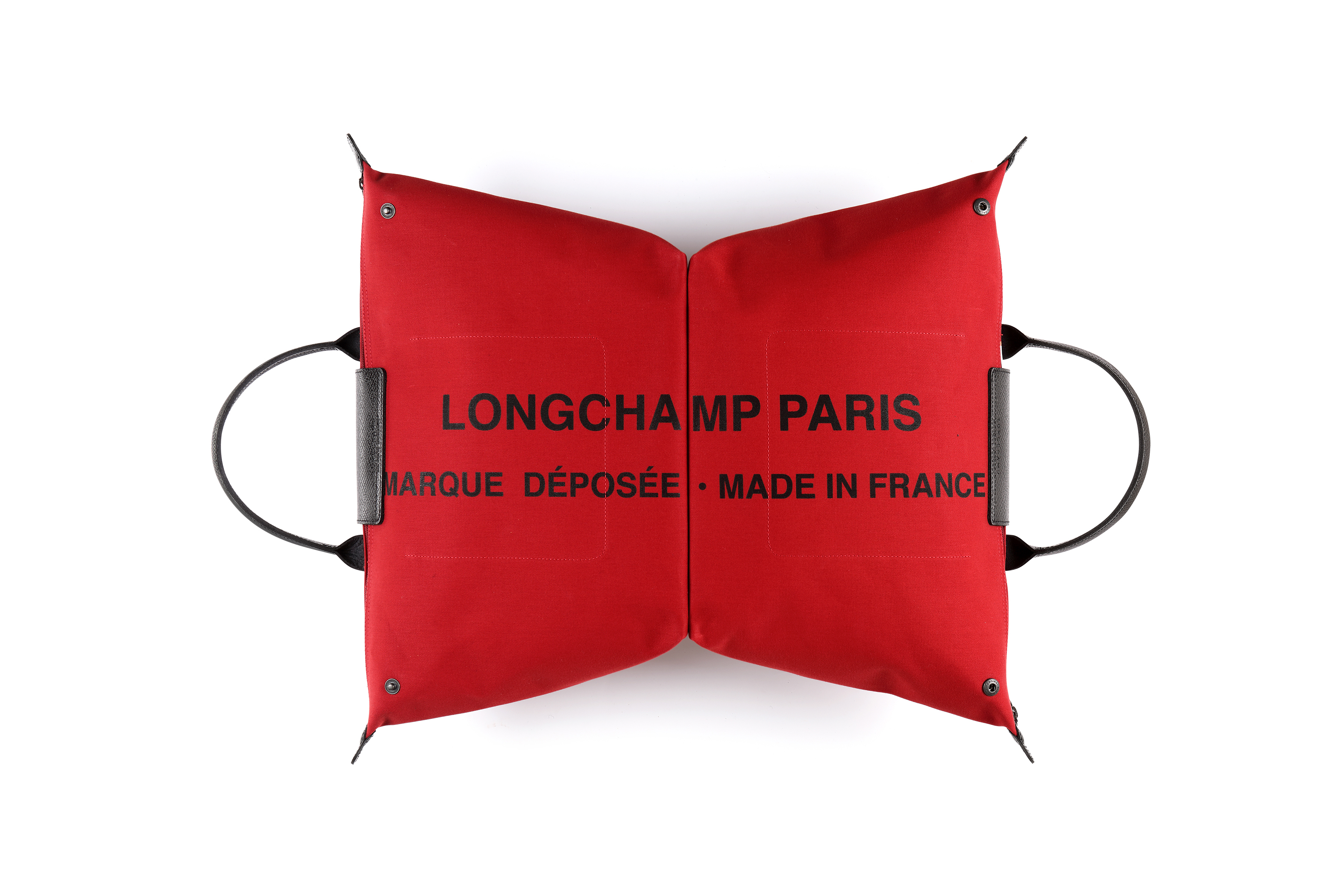 「Longchamp by Shayne Oliver 聯名系列」解構變形 Longchamp 經典 Le Pliage 手袋　賦予「旅行」無限可能！