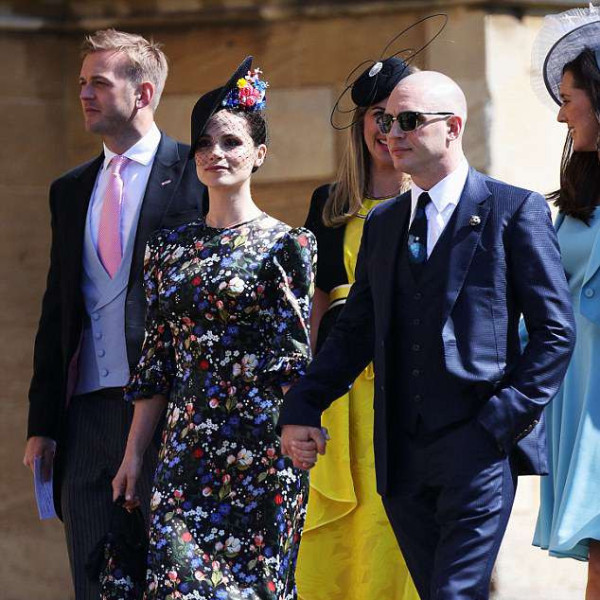 湯姆哈迪帥氣光頭參加皇室婚禮，確定不是班恩來大鬧？！