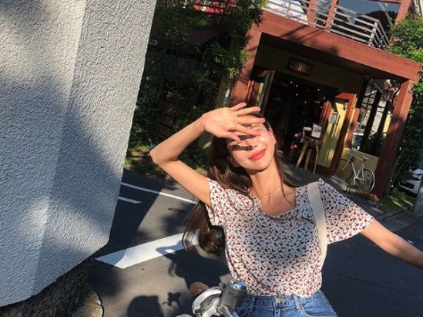 盡情享受太陽不遮掩！特搜「不黏膩高係數防曬 Top 4 」 小編：第一款好適合懶人啊...