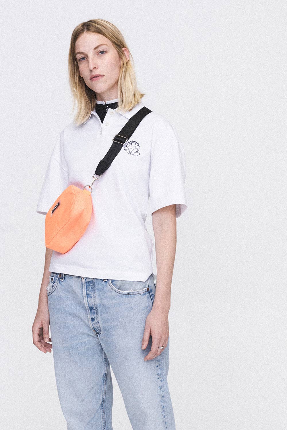 Stussy Women 2018 全新夏季系列全都「正中街頭女孩心」螢光綠和珊瑚粉 #隨身小潮包必須購入吧！