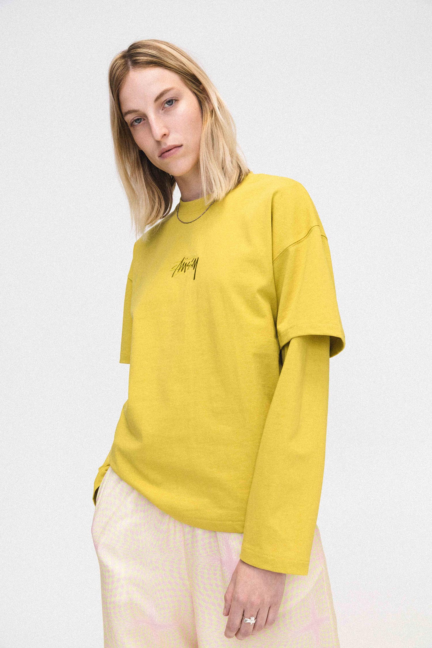 Stussy Women 2018 全新夏季系列全都「正中街頭女孩心」螢光綠和珊瑚粉 #隨身小潮包必須購入吧！