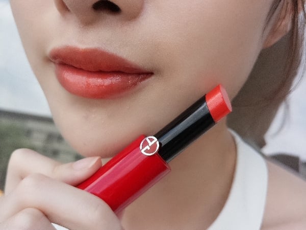 Giorgio Armani 全新限量「粉漾光系列」,陽光般透晶妝感,美若天仙!