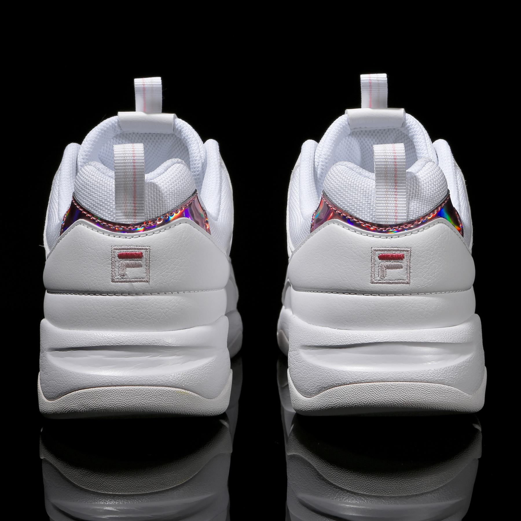 搶攻千萬少女心！ FILA Ray 全新「霓虹粉」配色登場將續搶購熱潮！