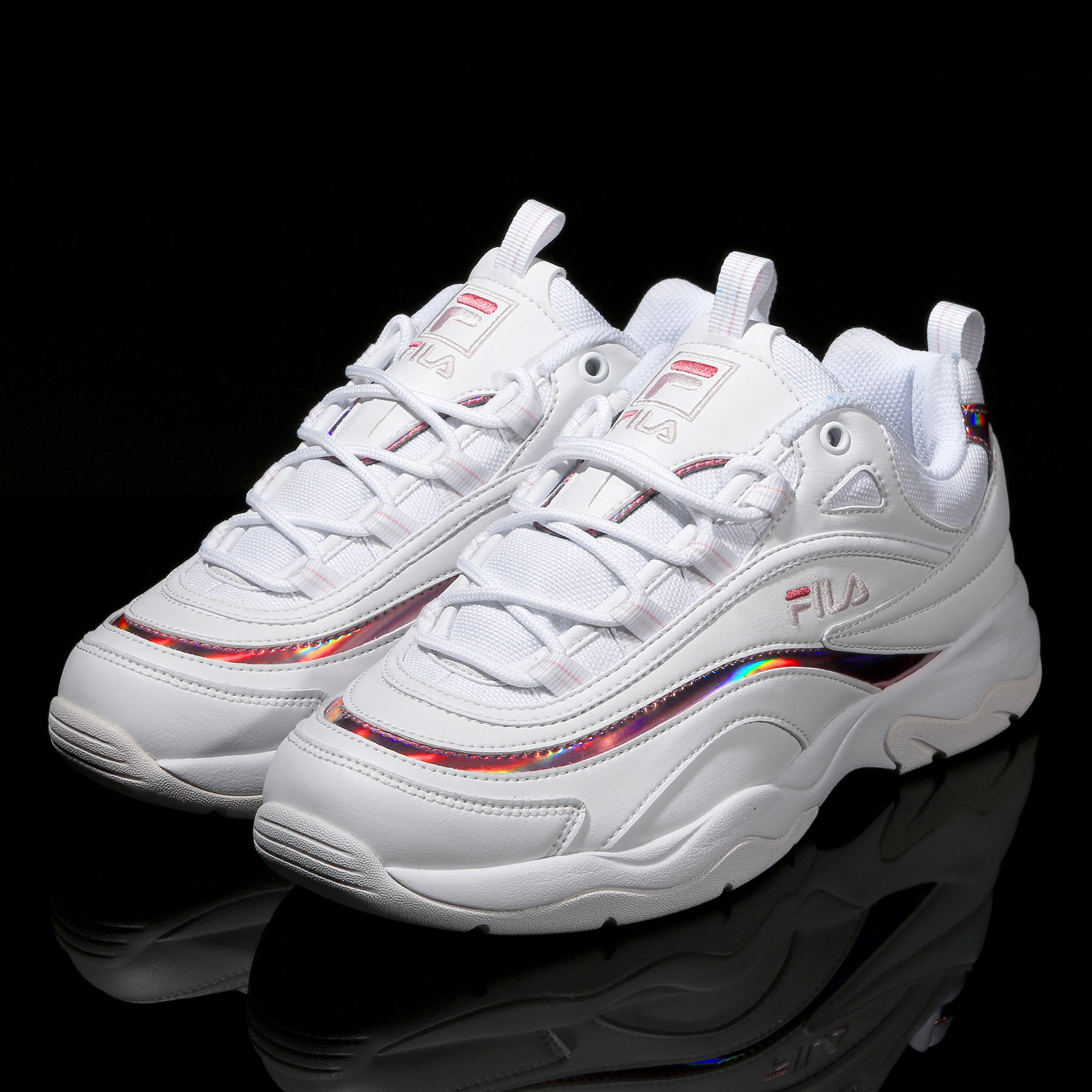 搶攻千萬少女心！ FILA Ray 全新「霓虹粉」配色登場將續搶購熱潮！