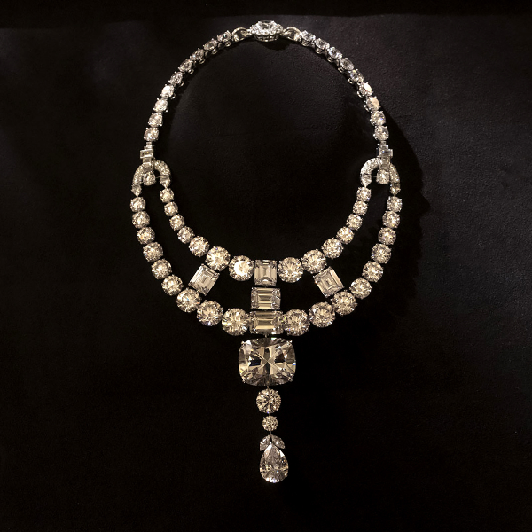 #經典重現  Cartier 與《瞞天過海：八面玲瓏》合作打造天價珠寶，市值高達 1.5 億美金！