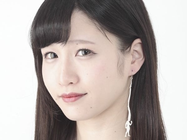 《獵人》居然推出 9 公分長「大傑耳環」　網友噴笑：這根本就是隨身攜帶凶器！