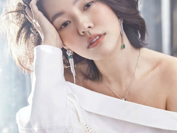 小 S 自拍影片分享「瘦小臉」祕技,超認真示範卻讓人忍不住笑了!